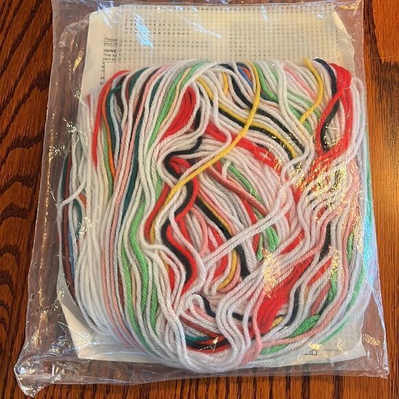 Temptations Holiday North pole Couple Canvas Kit new - Picture 4 of 6